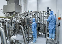 2022年，安博一站式服务官网医工总院科技成果转化中心科研人员正在工作中。